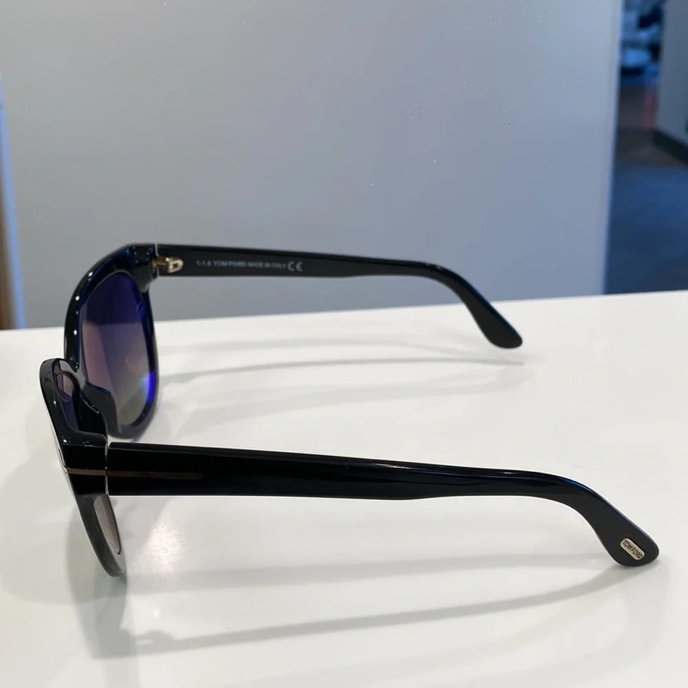 TomFord Sunglasses Polarized - Picture 5 of 11